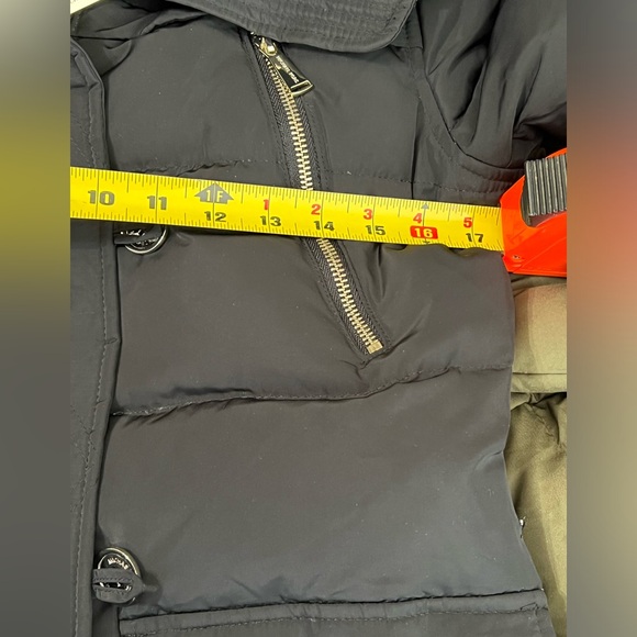 MICHAEL KORS BLACK HOODED DOWN FILLED PUFFER COAT with FLAW Sz. XS  NWT - Picture 4 of 10